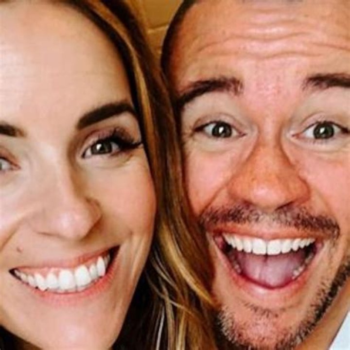 All About Dave Hollis ! Age, Net Worth, Career